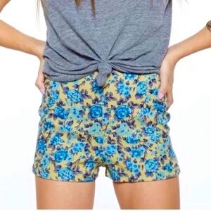 Novella Royale NWT Floral Print High Waisted Shorts Boho Festival Size Small